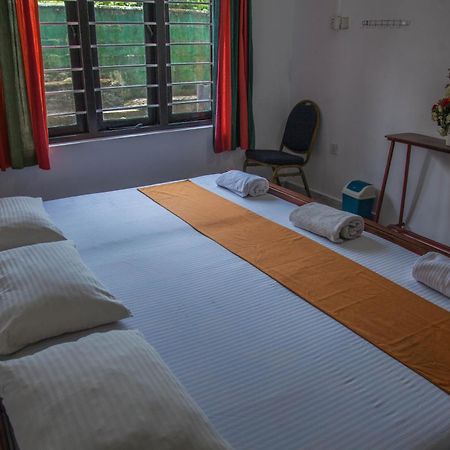 Antique Tourist Lodge Kandy Extérieur photo